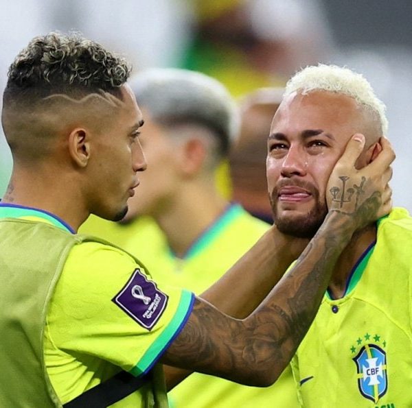 فوتبال برزیل گریه می کند1