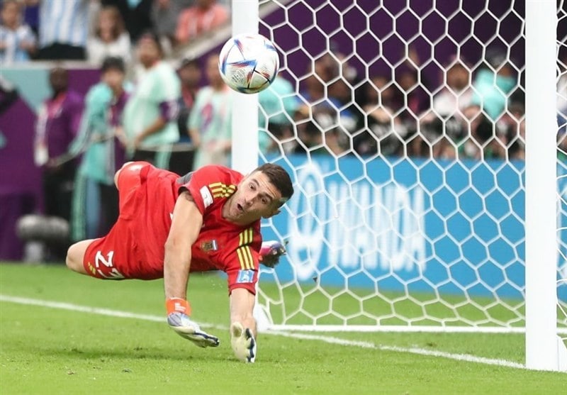 گلر آرژانتین در آستانه فینال جام جهانی با مسی مخالفت کرد1