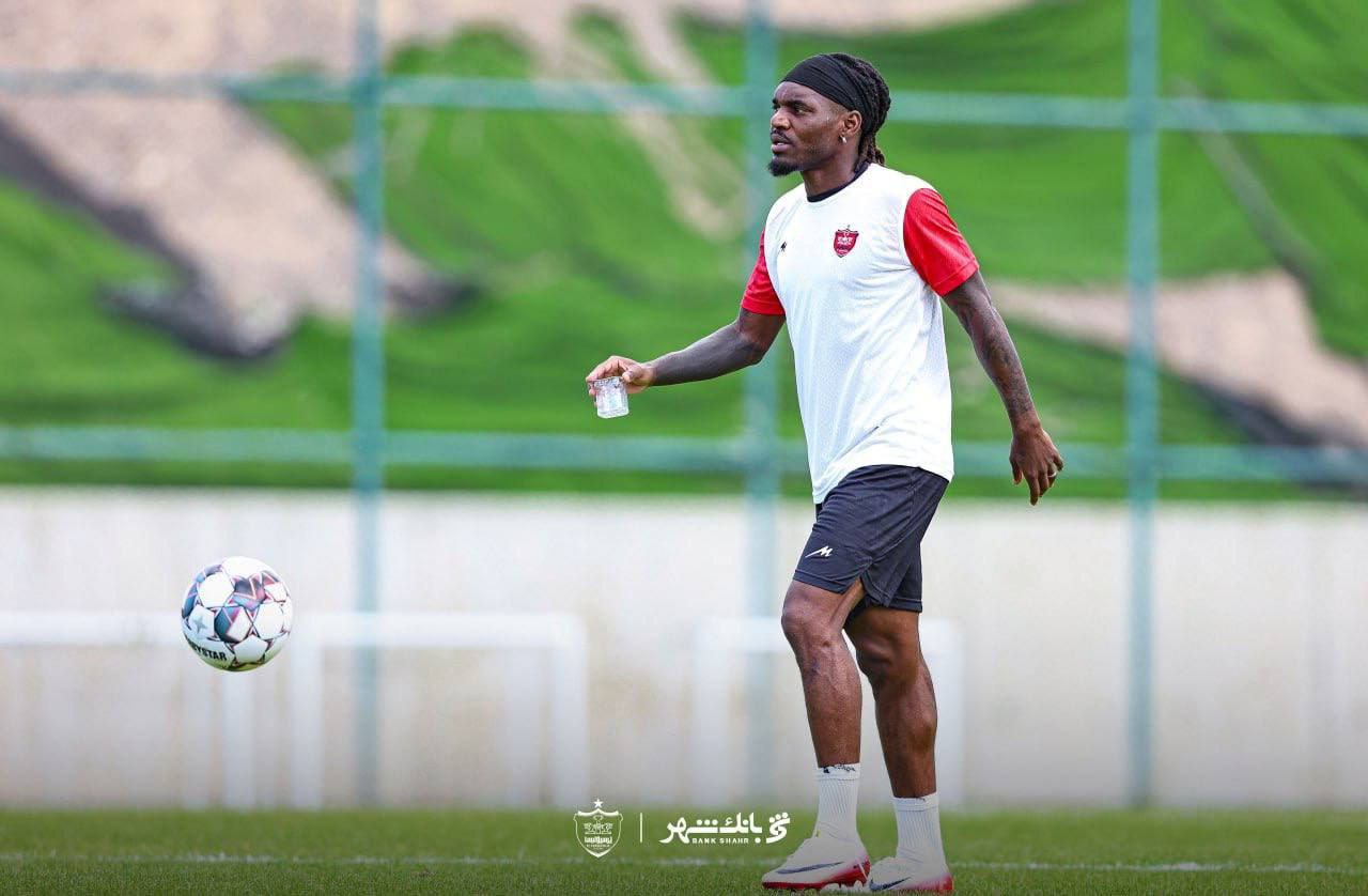 خارجی های پرسپولیس ماندنی شدند