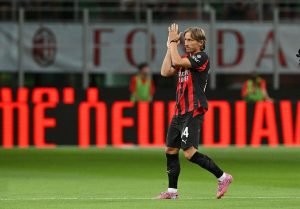 اینتر در تعقیب املیانو مارتینس؛ میلان به دنبال تمدید با مودریچ 2 اینتر در تعقیب املیانو مارتینس؛ میلان به دنبال تمدید با مودریچ22