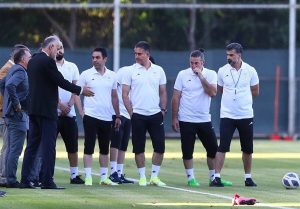 تنها راه نجات تیم ملی؛ تغییر تفکر فنی یا تغییر سرمربی؟